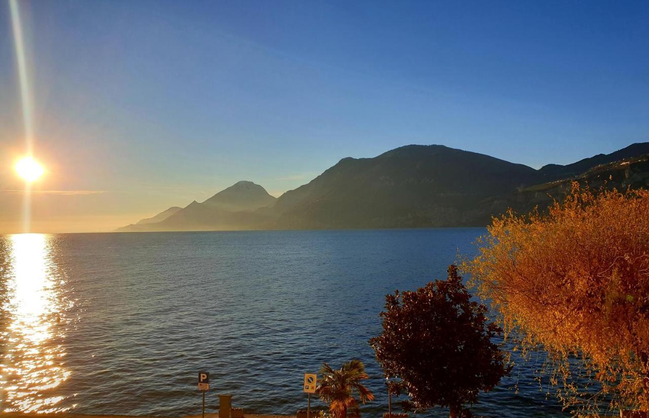 Assenza Lake Front Sweet Apartment Brenzone sul Garda Zewnętrze zdjęcie