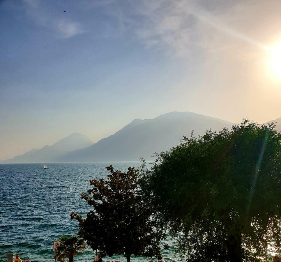 Assenza Lake Front Sweet Apartment Brenzone sul Garda Zewnętrze zdjęcie
